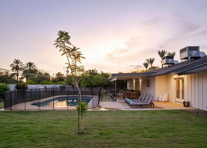 The Claremont - Chic Luxe Putting & Pool *