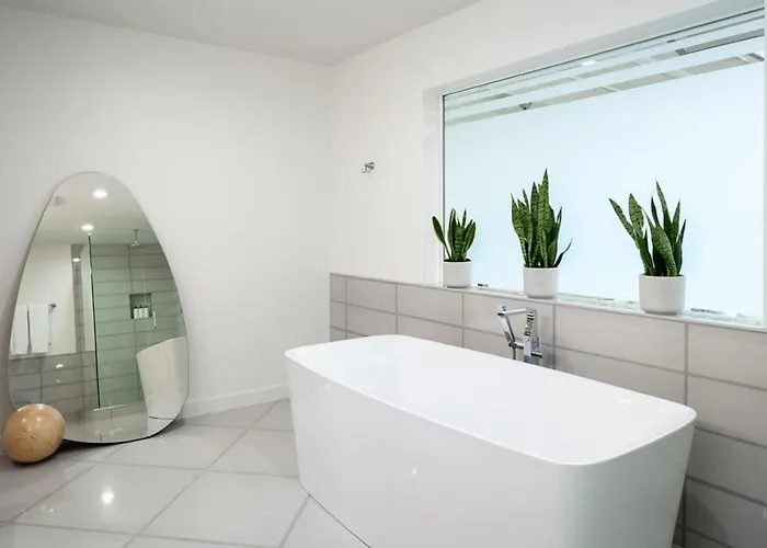 The Claremont - Chic Luxe Putting & Pool
